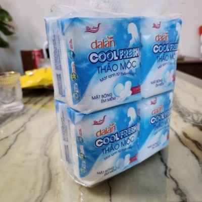 Băng vệ sinh Diana Sensi Cool Fresh thảo mộc ban đêm