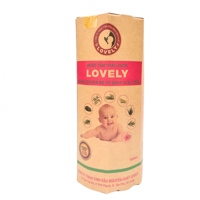 NƯỚC TẮM THẢO DƯỢC LOVELY DÀNH CHO TRẺ SƠ SINH 0 - 3 TUỔI 500ML