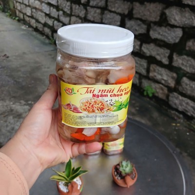 Tai mui heo chua ngọt hủ 1 kg